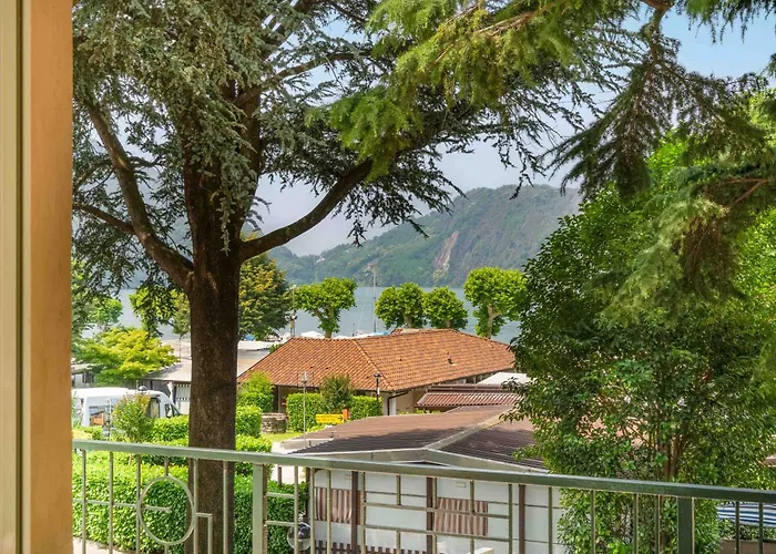 Green Village Accommodations Colico